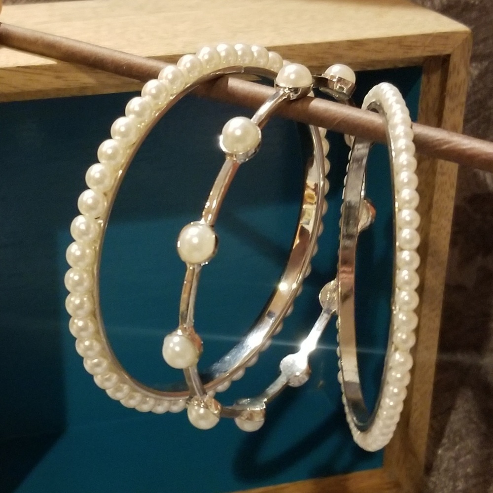 Bangle bracelets Silver Pearl Set of 3 NEW